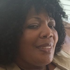 Meet your Posher, Lynda